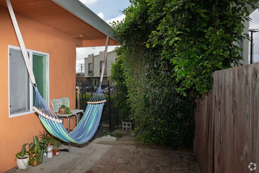 More Photos Of 509 Hyde Park Pl, Inglewood Apartments For Sale