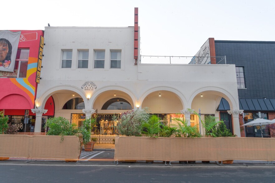 More Photos Of 62-66 Windward Ave, Venice Storefront Retail Office For Lease