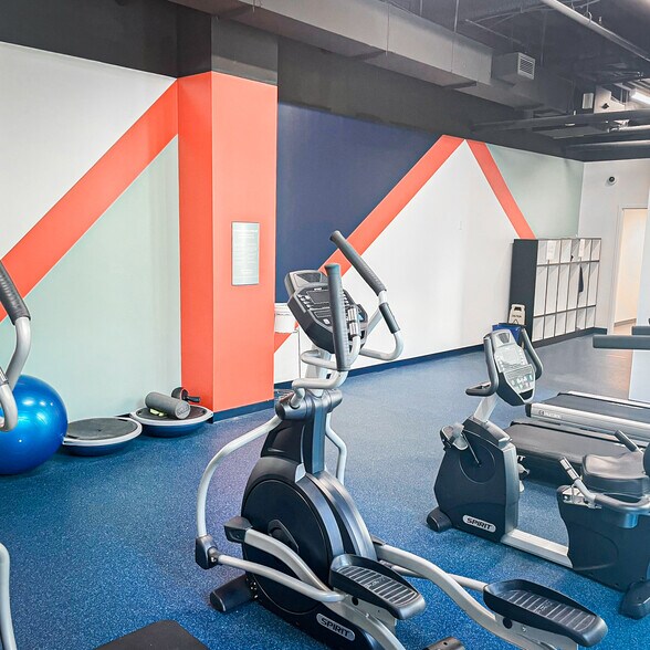 More Photos Of 4420 Bayard St, Pittsburgh Medical For Lease