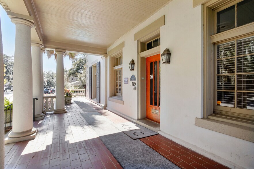 More Photos Of 1719 Abercorn St, Savannah Office Residential For Sale