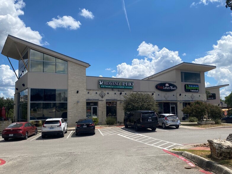 More Photos Of 19186 Huebner Rd, San Antonio Unknown For Lease