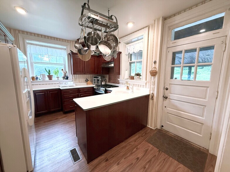 More Photos Of 26 2nd St, Highspire Specialty For Sale