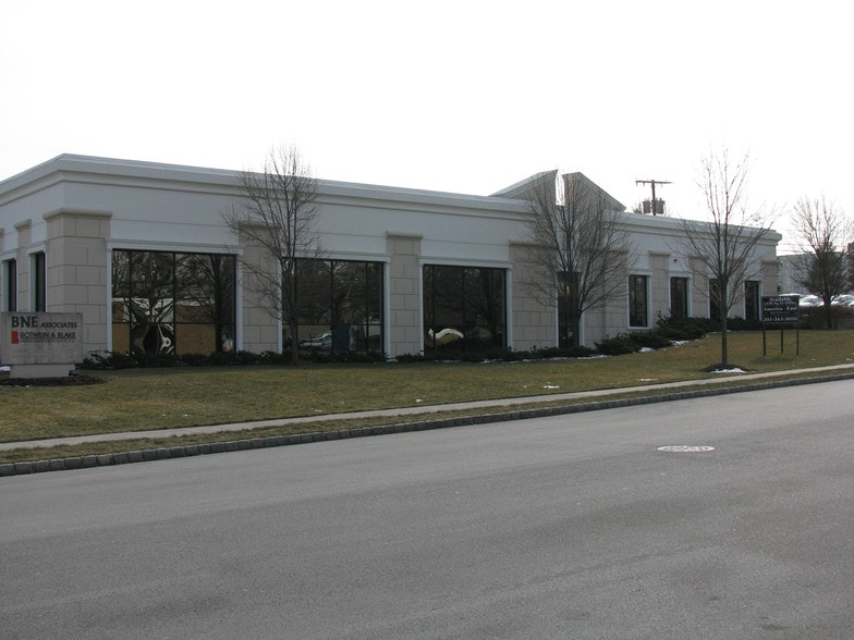 More Photos Of 16 Microlab Rd, Livingston Loft Creative Space For Sale