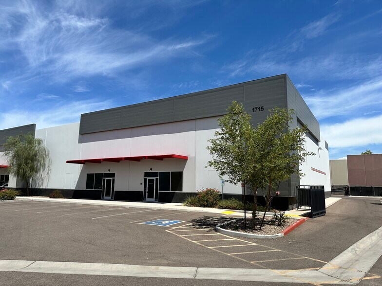 More Photos Of 1715 N Rosemont, Mesa Warehouse For Lease