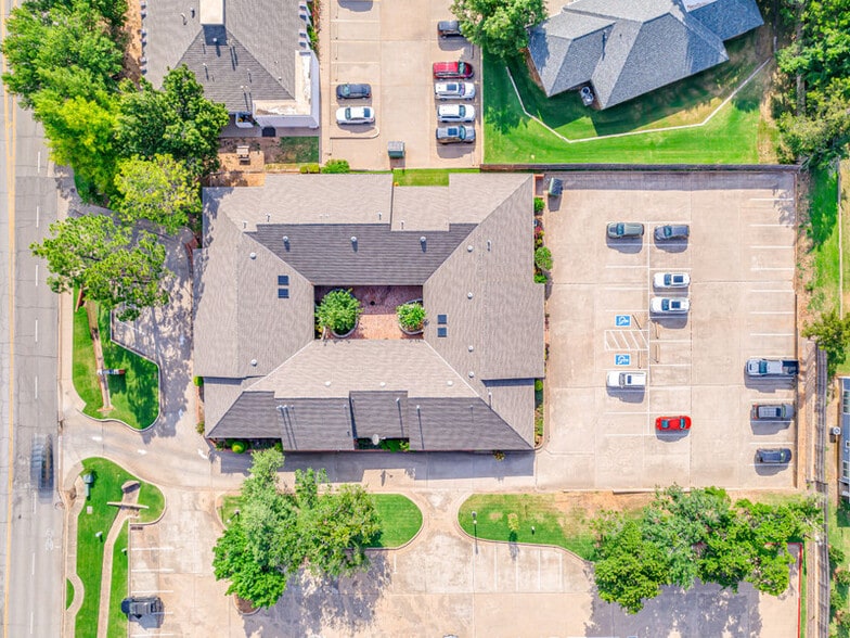 More Photos Of 1320 E 9th St, Edmond Medical For Lease