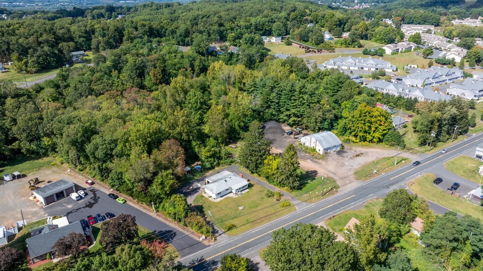 More Photos Of 985 Hartford Tpke, Vernon Service For Lease