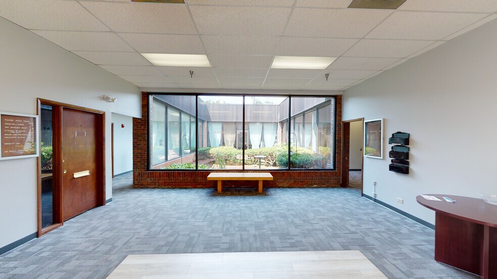 More Photos Of 11-47 E Northwest Hwy, Palatine Unknown For Lease