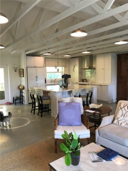 More Photos Of 1780 Commercial Dr, Naples Storefront Retail Residential For Sale