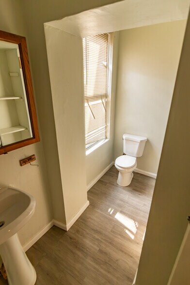 More Photos Of 11 S Broadway, Baltimore Apartments For Sale