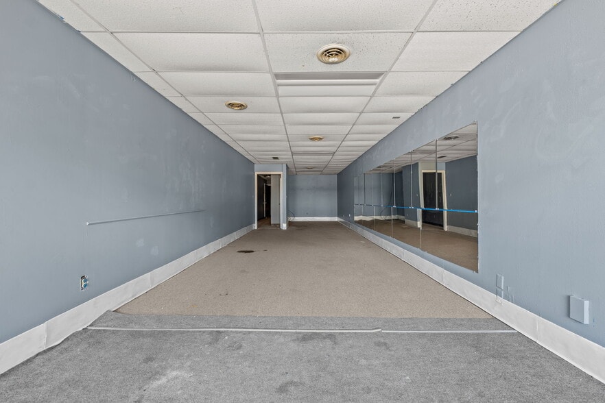 More Photos Of 220-222 S Scales St, Reidsville Storefront Retail Office For Sale