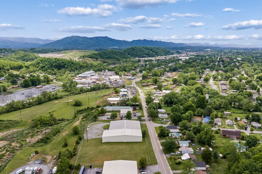 More Photos Of 2200 E Fairview Ave, Johnson City Warehouse For Sale