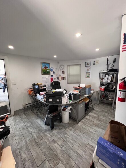 More Photos Of 247 W Cayuga St, Philadelphia Service For Sale