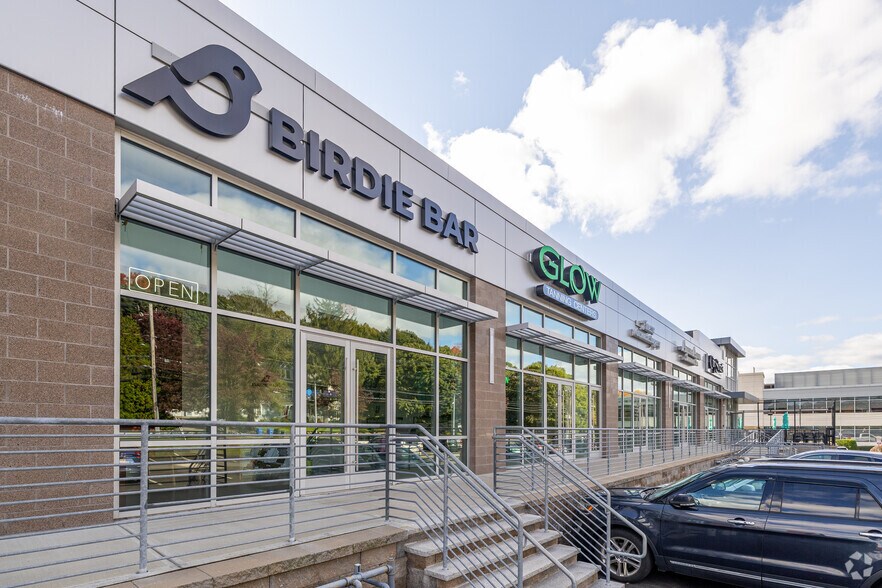 More Photos Of 411 Waverley Oaks Rd, Waltham Light Manufacturing For Lease