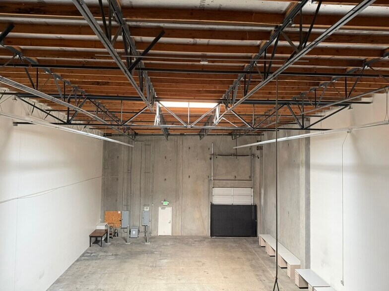 More Photos Of 15823 W Monte St, Sylmar Warehouse For Sale