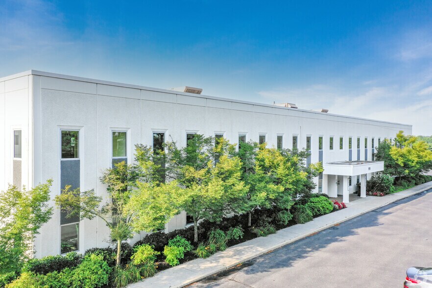 More Photos Of 111 Woodcrest Rd, Cherry Hill Office For Lease