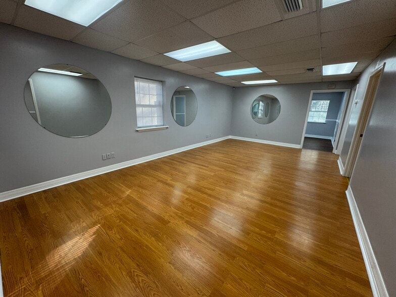 More Photos Of 3938 Sunbeam Rd, Jacksonville Medical For Sale