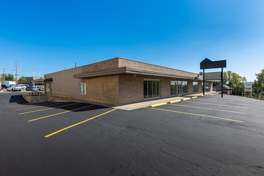 More Photos Of 3040-3050 S Kettering Blvd, Moraine Freestanding For Sale