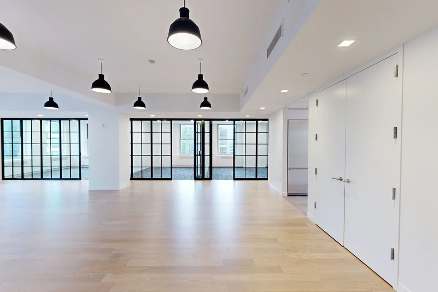 Primary Photo Of 595 Madison Ave, New York Office For Lease