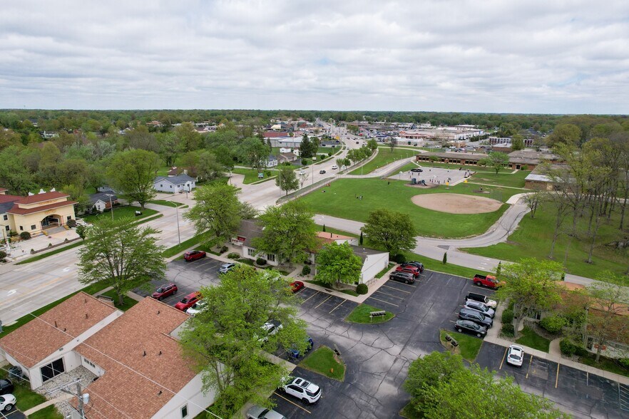 More Photos Of 6038 E State Blvd, Fort Wayne Office For Sale
