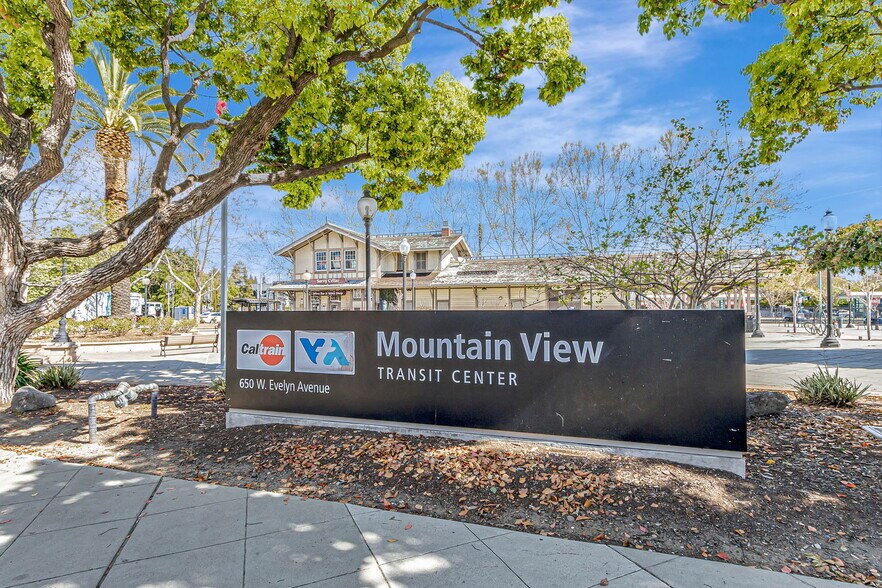 More Photos Of 200 Blossom Ln, Mountain View Loft Creative Space For Sale