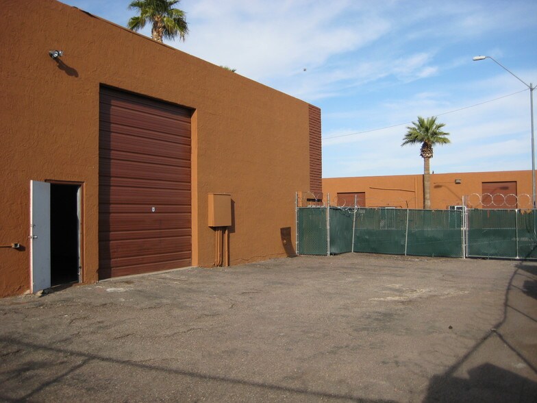 More Photos Of 3334 W McDowell Rd, Phoenix Warehouse For Lease