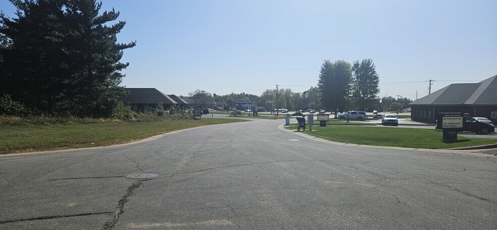 More Photos Of Golf Terrace, Eau Claire Land For Sale