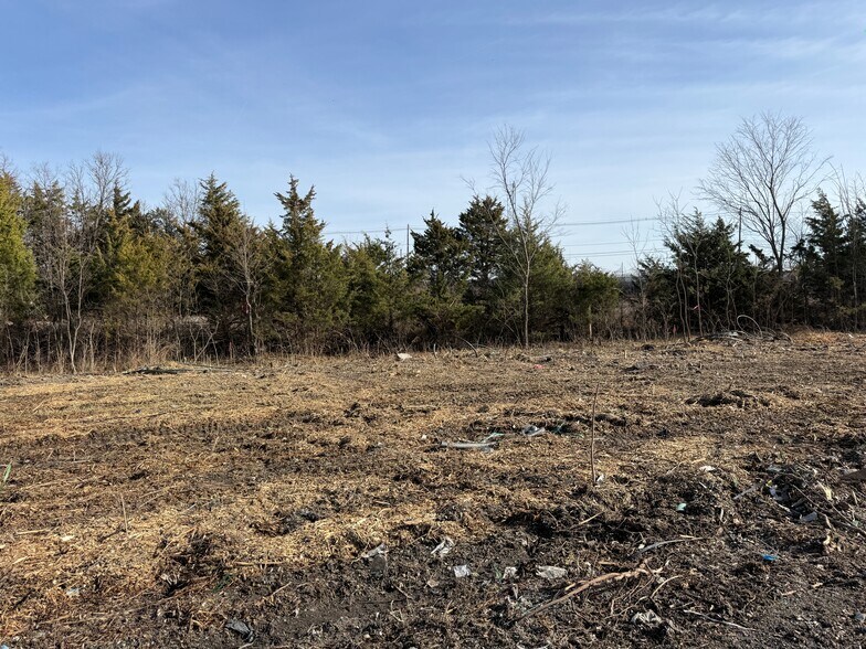 More Photos Of 6702 Enterprise Dr, Louisville Land For Lease