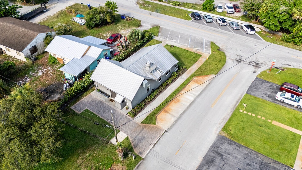 More Photos Of 1766 14th Ave, Vero Beach Restaurant For Sale