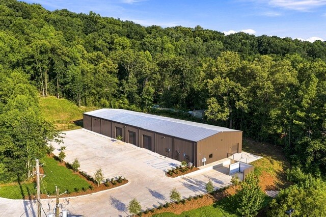 More Photos Of 300 Midridge Ln, Pelham Warehouse For Lease