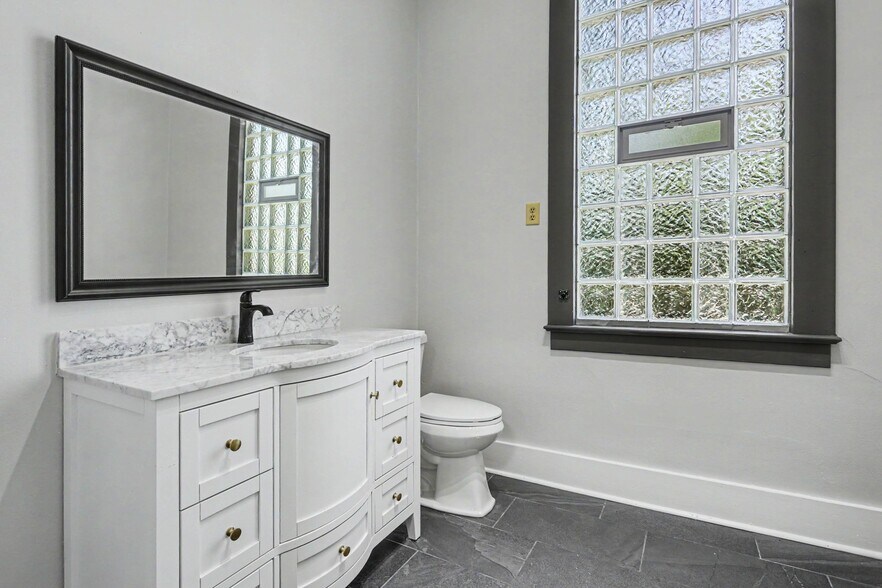 More Photos Of 9030 Columbus Rd, Mount Vernon Religious Facility For Lease