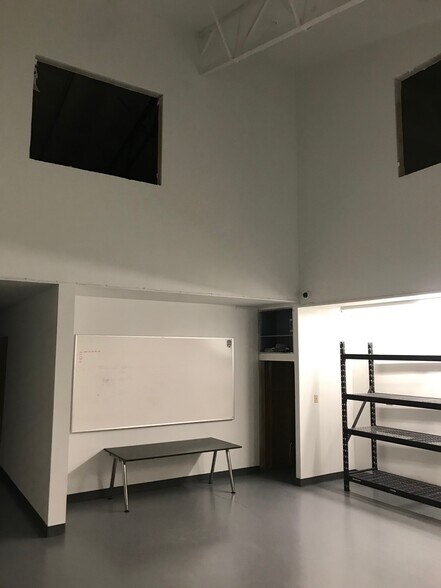 More Photos Of 3045 NW Campus Dr, Estacada Warehouse For Sale