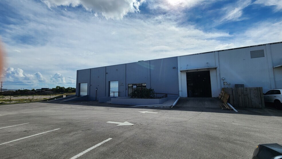 More Photos Of 7890 NW 34th St, Miami Warehouse For Lease