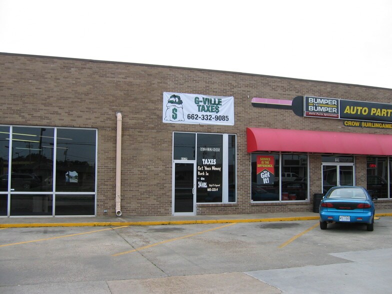 More Photos Of 635-645 Highway 1 S, Greenville Storefront For Lease