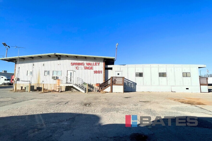 More Photos Of 1801 Commerce St, Garland Distribution For Sale