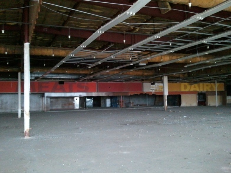 More Photos Of 415-417 Finley Dr, Taft Unknown For Lease