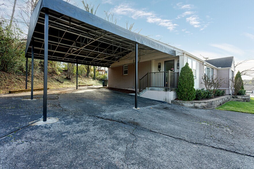 More Photos Of 2700 Larmon Ave, Nashville Office For Sale
