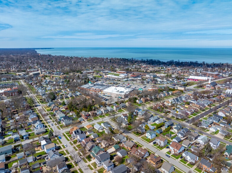 More Photos Of 2392 Wooster Rd, Rocky River Apartments For Sale