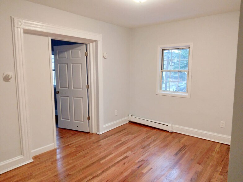 More Photos Of 443 Jackson Ave, Elizabeth Storefront Retail Residential For Sale