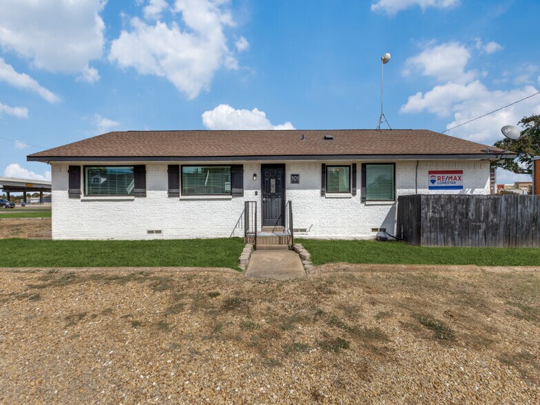 More Photos Of 101 E Us-80 Hwy, Forney Freestanding For Sale