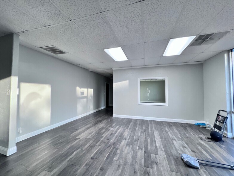 More Photos Of 1702 S State Highway 121, Lewisville Self Storage For Lease