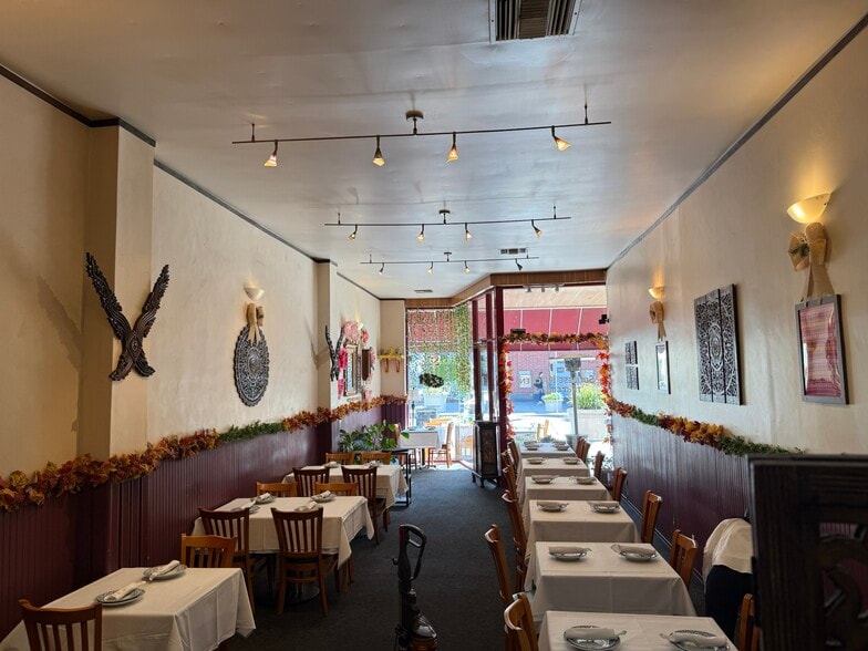 More Photos Of 633-637 Laurel St, San Carlos Restaurant For Lease