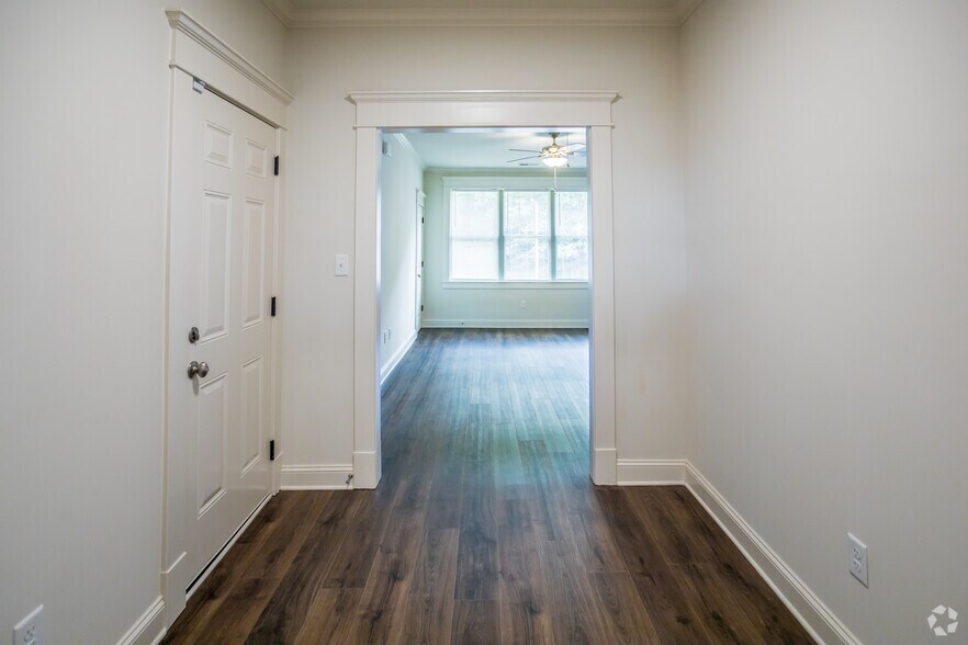 More Photos Of 2342-2352 Parkway Pl, Memphis Apartments For Sale