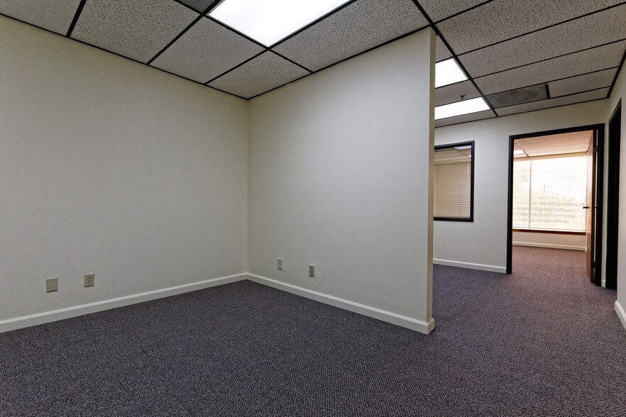 More Photos Of 1600 Sacramento Inn Way, Sacramento Office For Lease