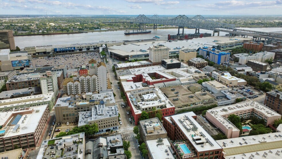 More Photos Of 746 Tchoupitoulas St, New Orleans General Retail For Sale