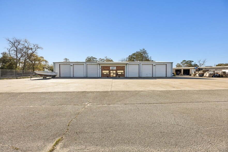 More Photos Of 142 Big a Way, Saint Marys Industrial For Sale