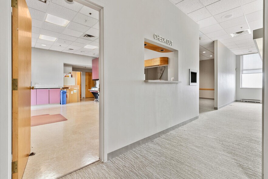 More Photos Of 92 High St, Medford Medical For Sale