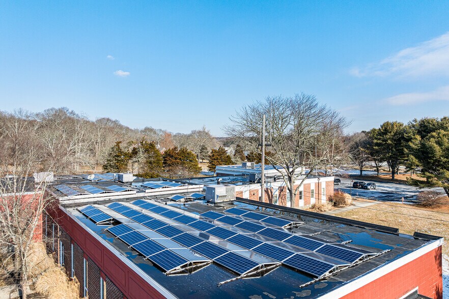 More Photos Of 107 Wilcox Rd, Stonington Loft Creative Space For Sale