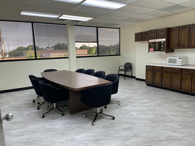 More Photos Of 3707 Westcenter Dr, Houston Office For Lease