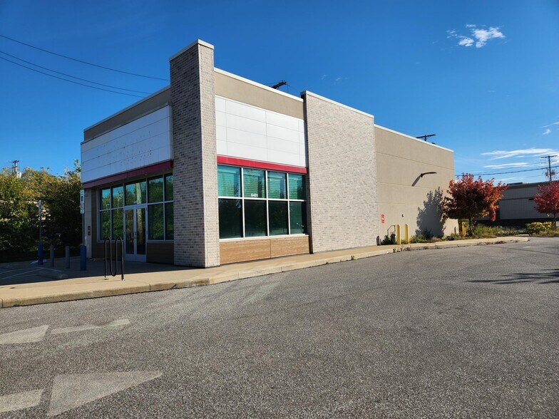 Primary Photo Of 6401 Broadway Ave, Cleveland Drugstore For Lease