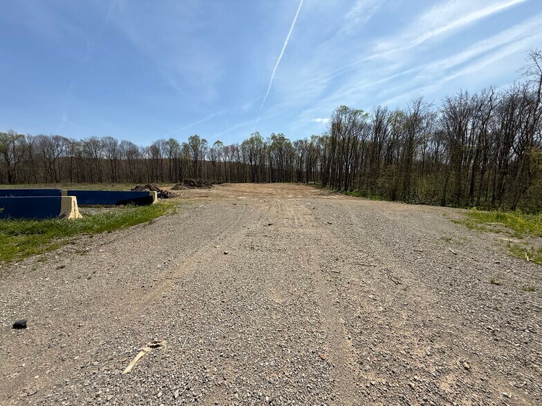 More Photos Of 4881 Pittsburgh Rd, Harrisville Light Distribution For Sale